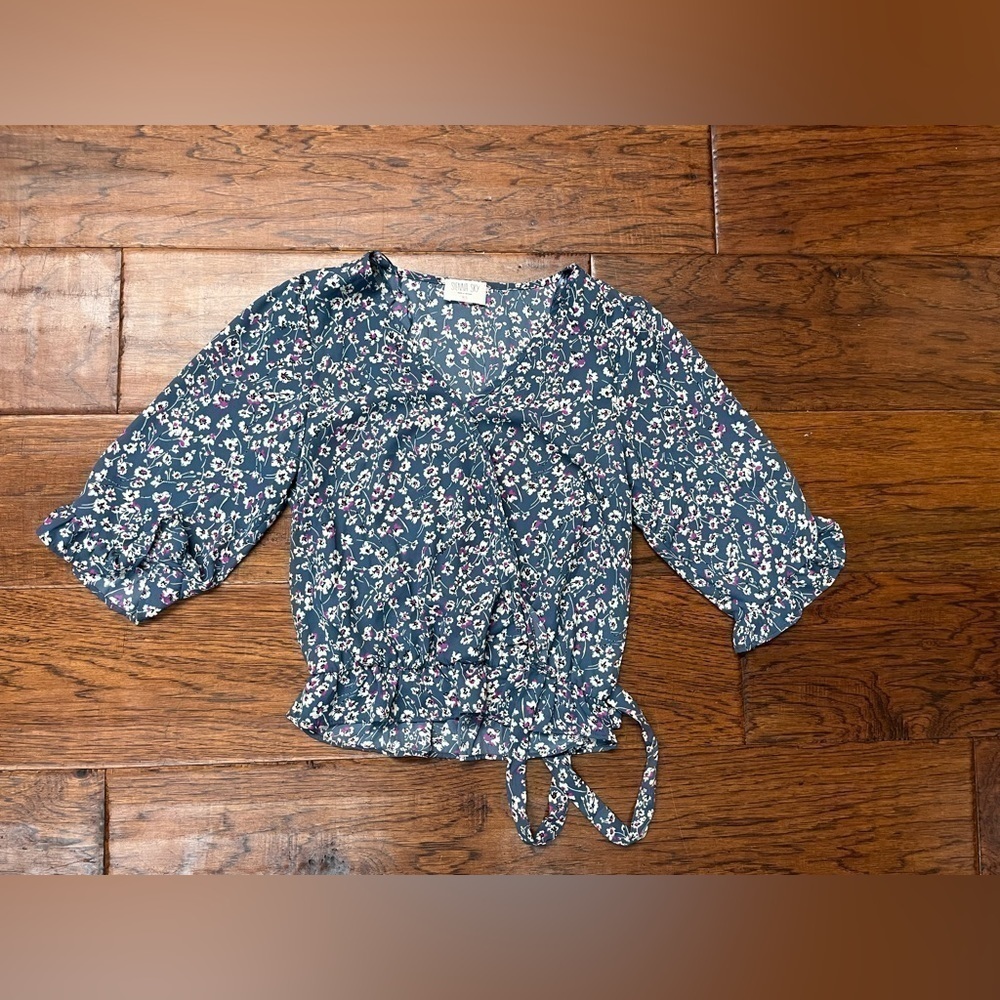 Sienna Sky women’s floral quarter sleeve ruffle blouse